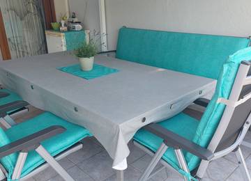 Magas httmls prna angolszllel 120 x 50 x 8 cm hozz ill dszprnval 60 x 40 cm s httmls padprnval 57-48x181x8cm Moma Turquoise sznben
