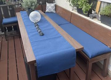 Padpárna asztali futóval Monaco Blu színben és díszpárnával Nami Marine színben